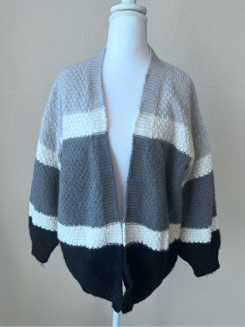 Umgee Colorblock Striped Open-Front Cardigan Gray, White, Black Sz Small